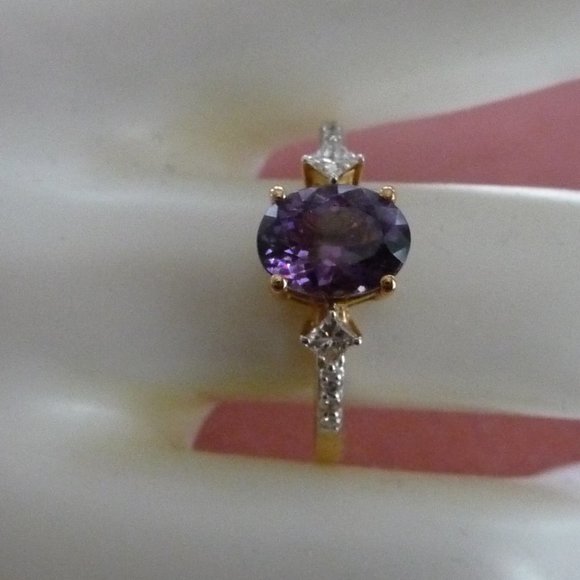 Engagement ring 4 girls who dare to be different-1.57ct Mahenge Spinel